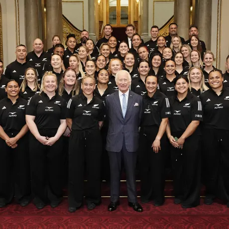 The King has a photo with the Black Ferns