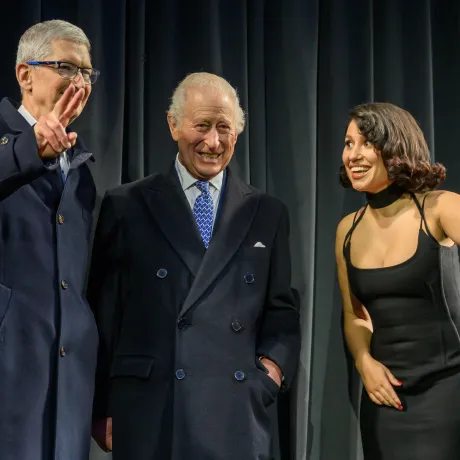 Tim Cook, The King and Raye
