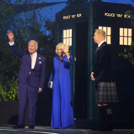 The King and Queen arrive at the Commonwealth Games's Opening Ceremony via tardis