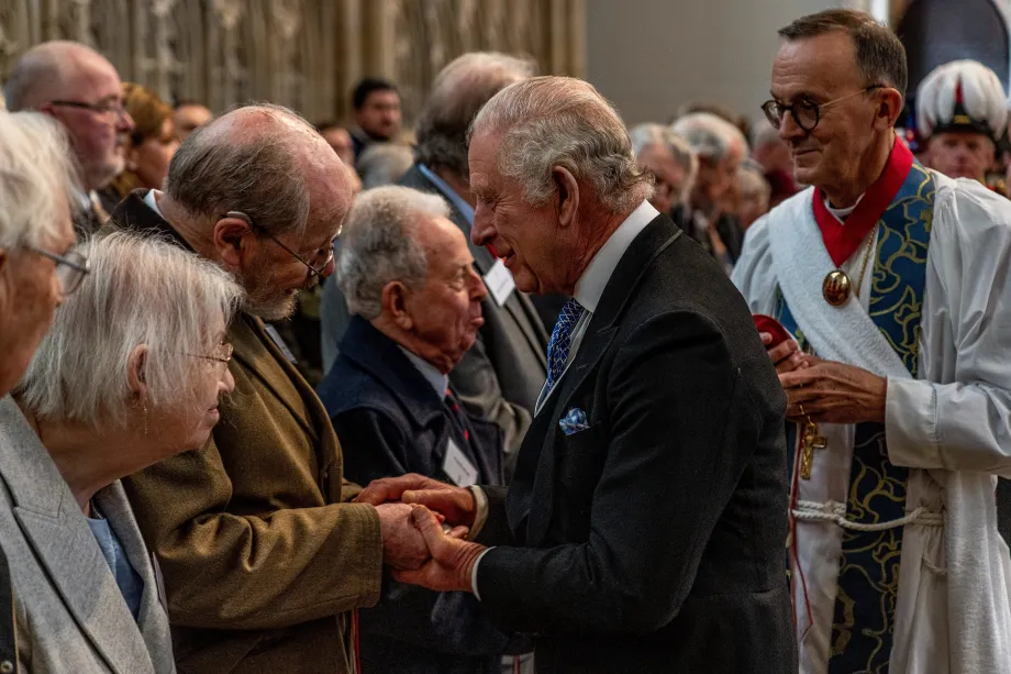 The King meets Maundy recipients