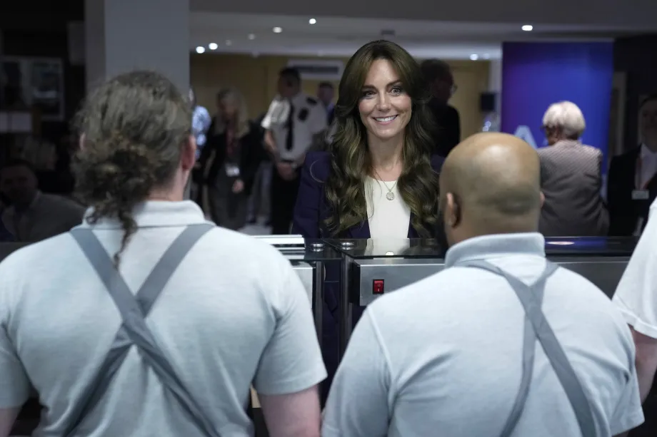 The Princess of Wales meets with inmates working in The Clink restaurant at HMP High Down