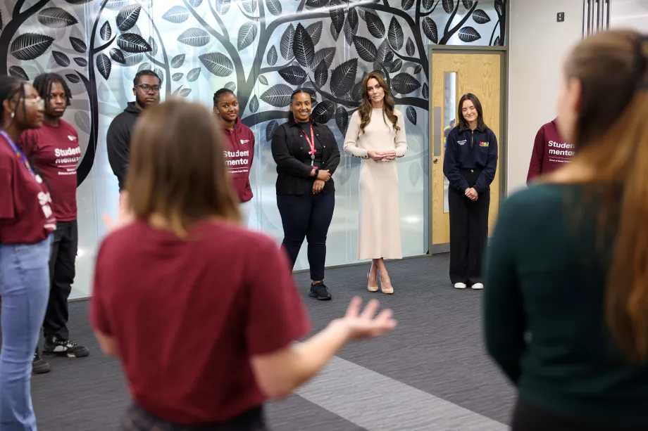 The Princess of Wales meets Nottingham University students