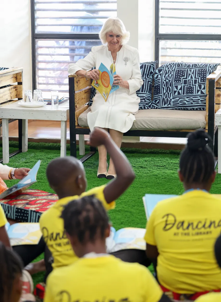 The Queen at Eastlands Library
