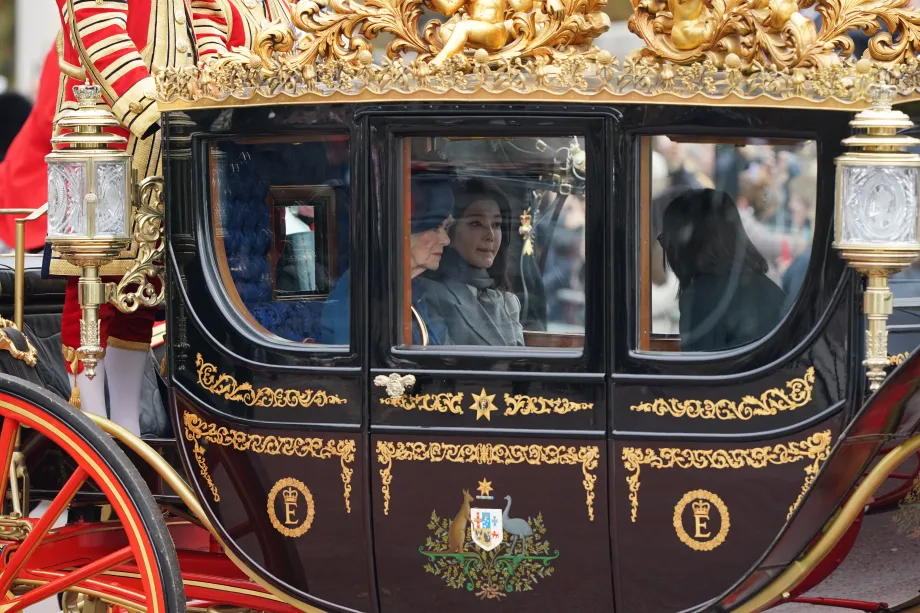 Carriage procession