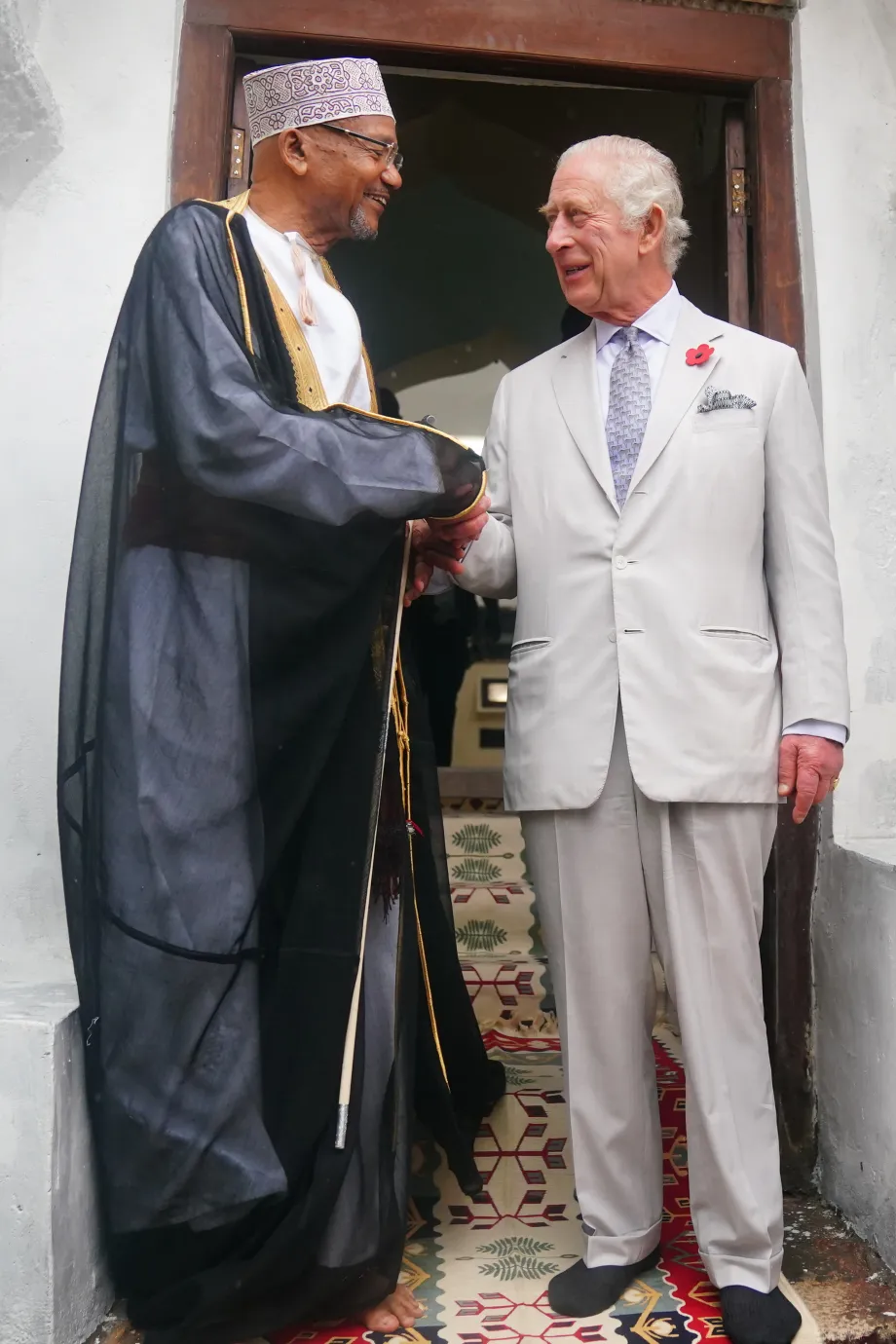 The King visits a mosque in Mombasa