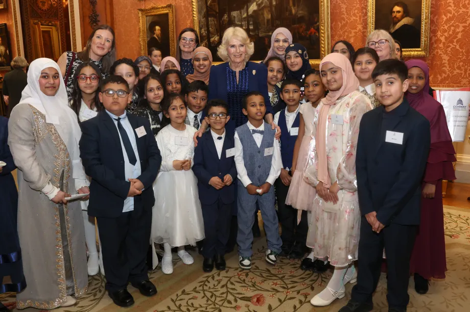 The Queen hosts finalists of 500 Words 2023