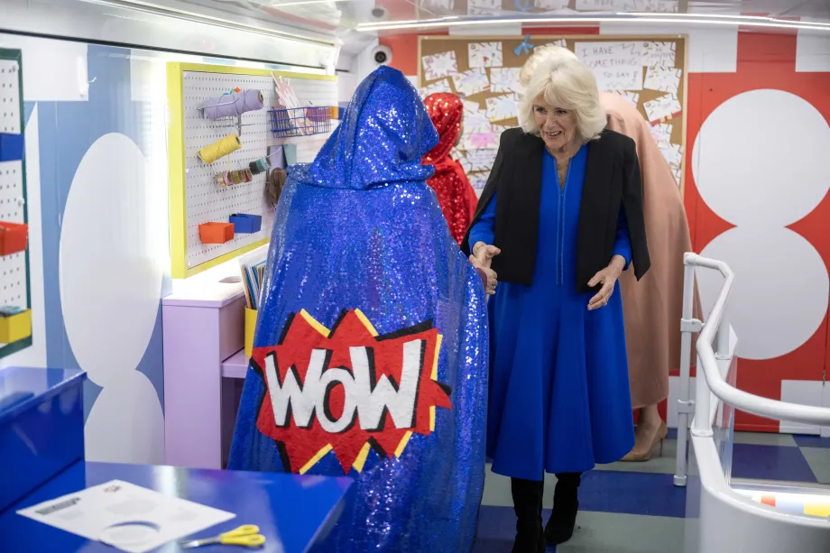 The Queen on board the WOW Bus