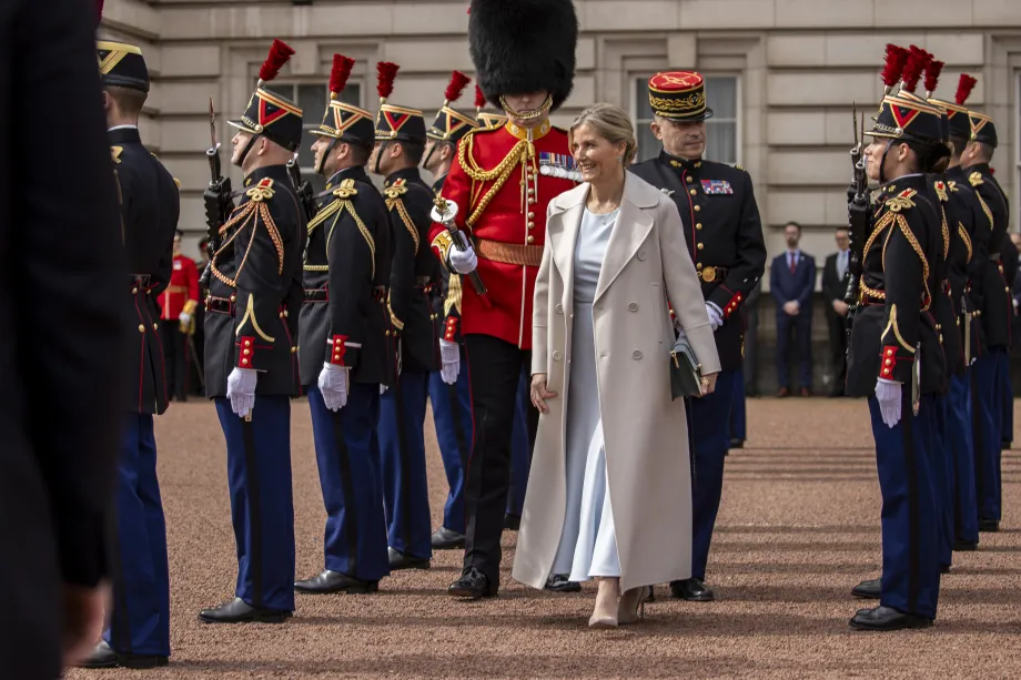 The Duchess of Edinburgh inspects troops