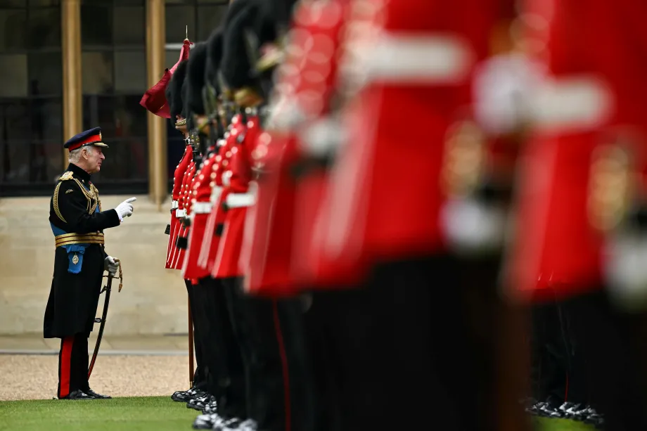 The King inspects the Parade