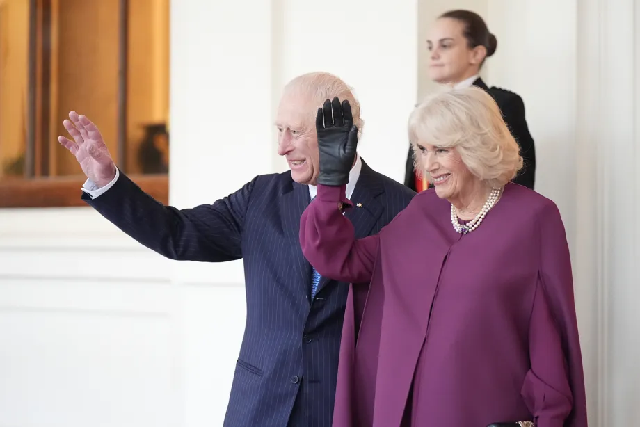 The King and Queen bid The Amir and Sheikha Jawaher a formal farewell