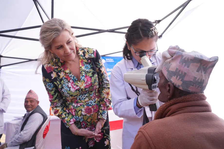 Her Royal Highness visits an Eyesore Camp