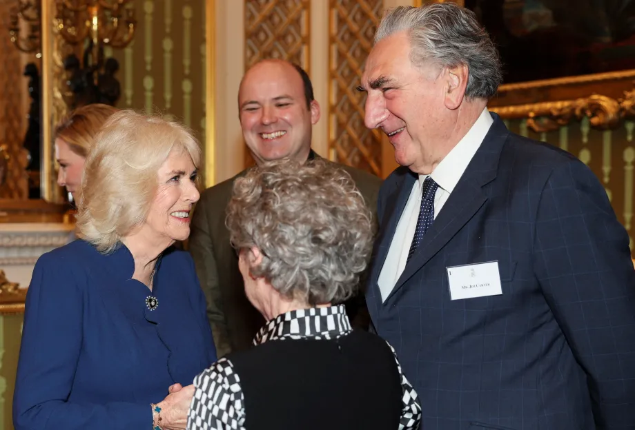 The Queen celebrates the National Theatre