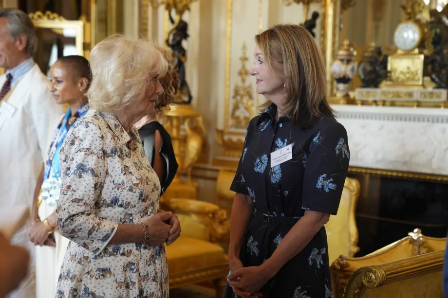 The Queen with Victoria Derbyshire