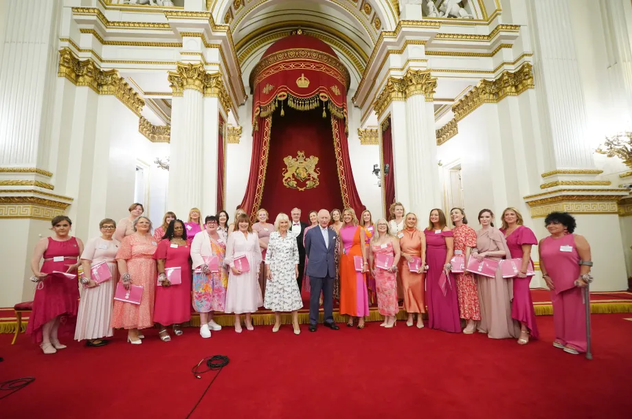 The King and Queen with the Change + Check Choir