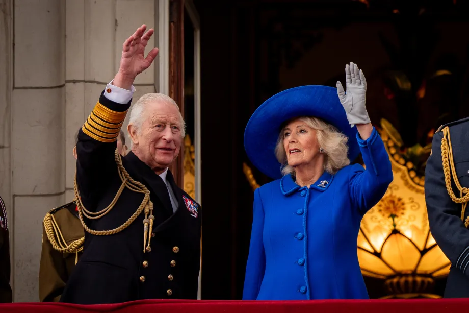 The King nd Queen on the balcony at Buckingham Palace