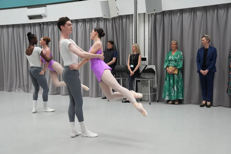 The Duchess of Edinburgh watches performers at the Central School of Ballet