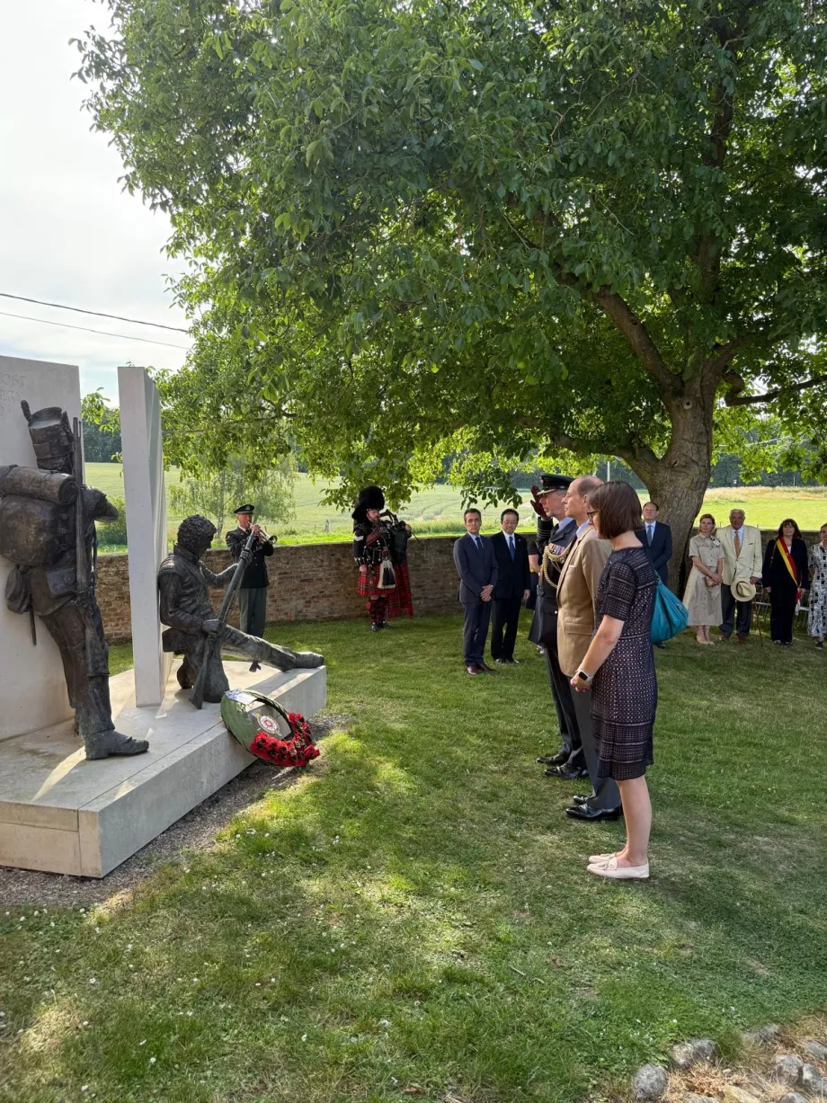 The Duke of Edinburgh pays his respects at the British and French Monuments