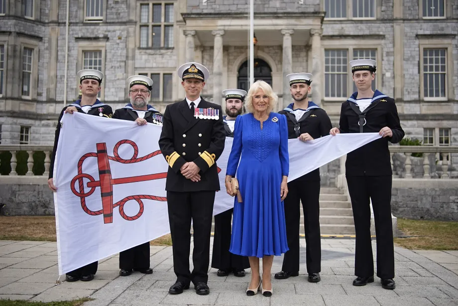 The Queen at HMS Astute