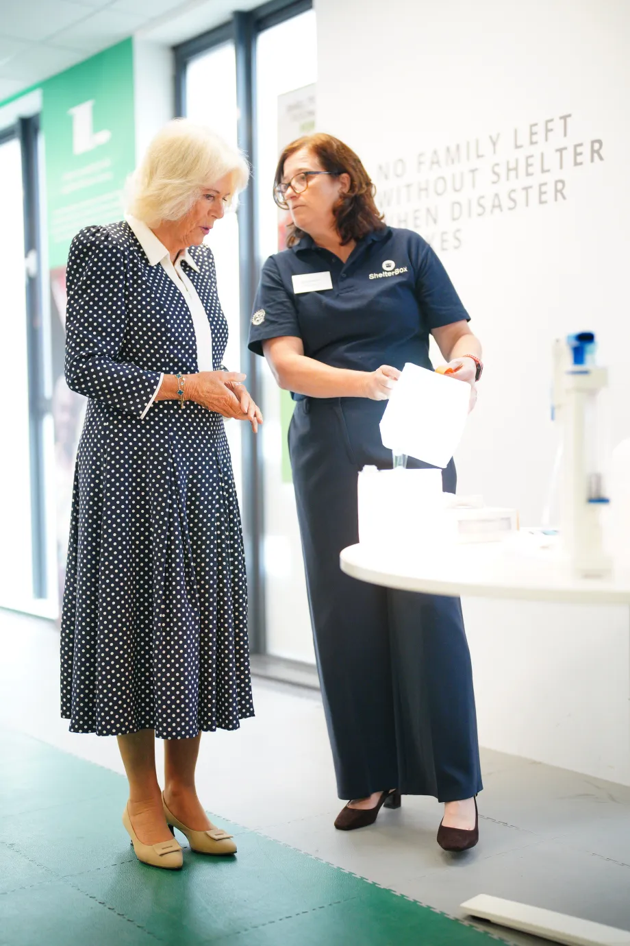 The Queen at Shelterbox