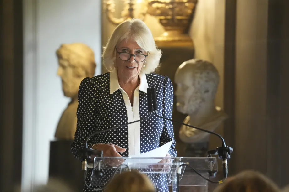 The Queen gives a speech during The Queen's Reading Room Festival