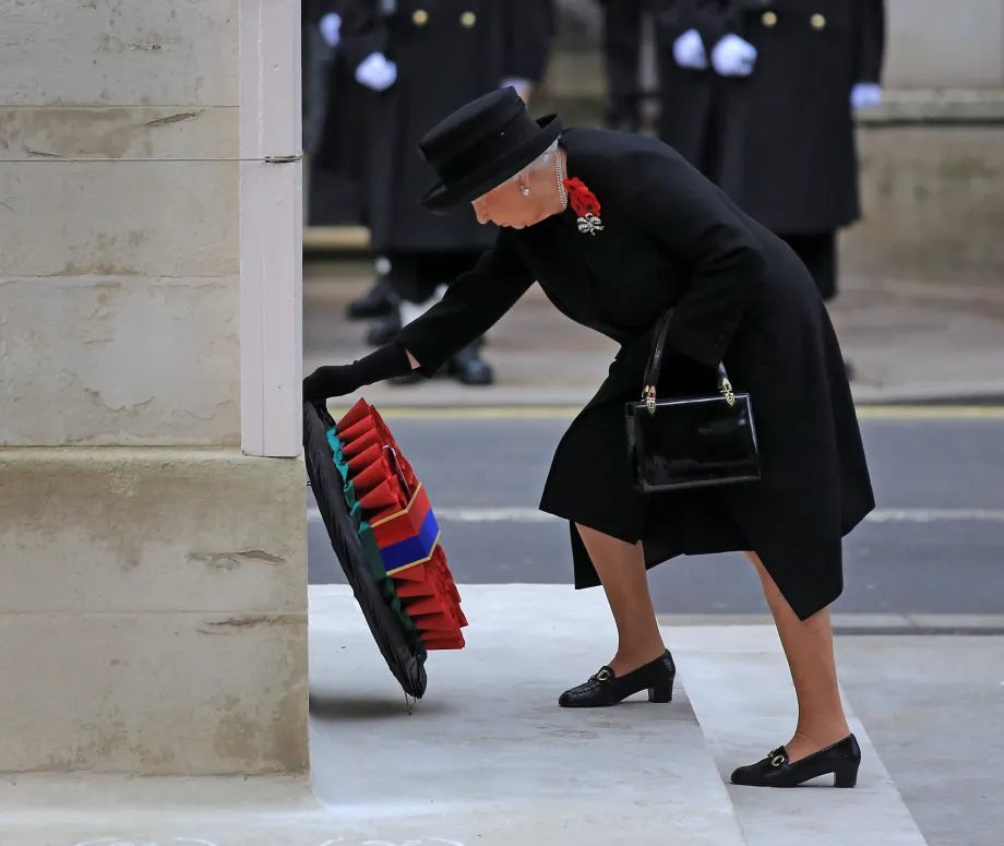 The Queen at The Cenotaph