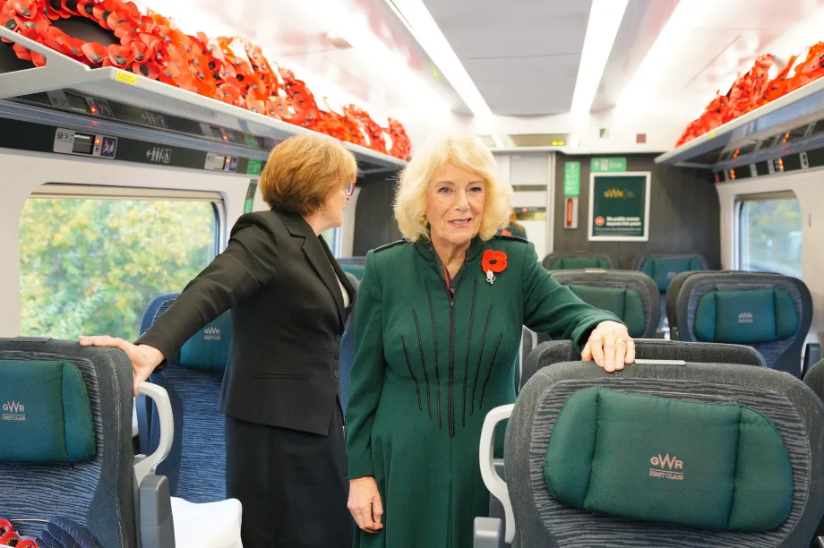 The Queen travels by train from Chippenham to London Paddington 