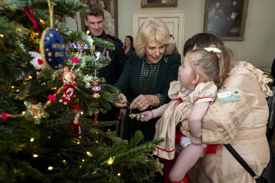 The Queen invites children to decorate the Clarence House Christmas tree