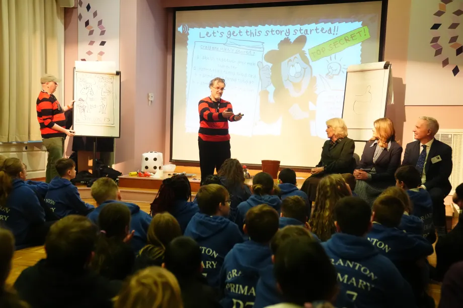 The Queen joins a Beano workshop alongside schoolchildren