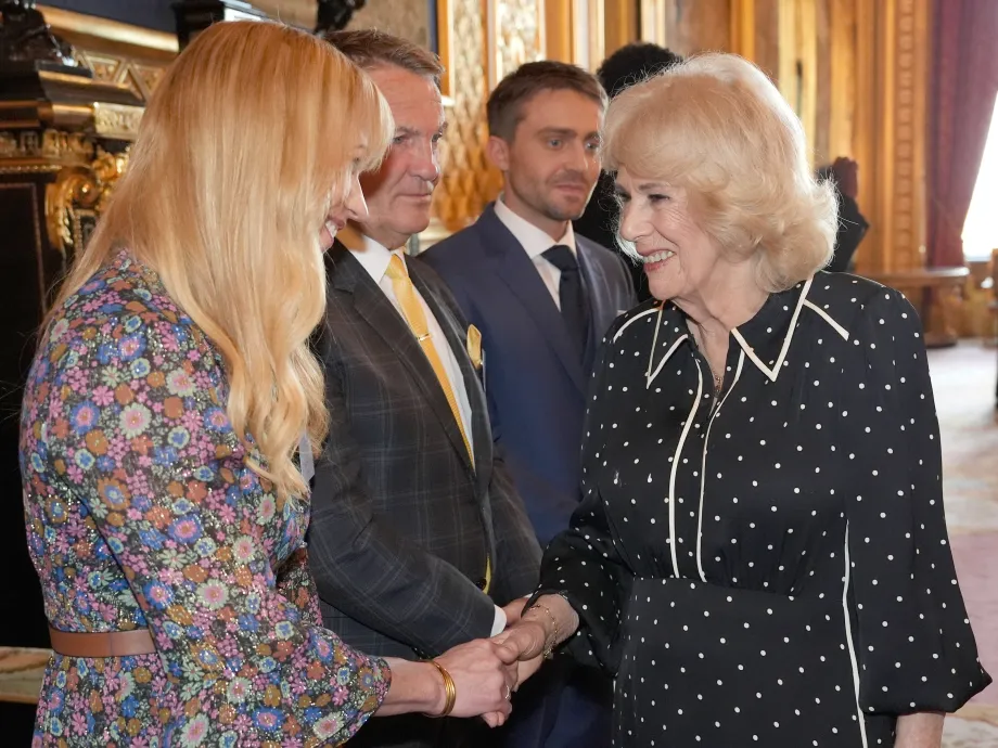 The Queen greets Sara Cox