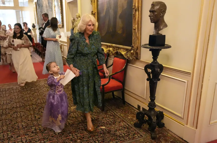 The Queen invites Dreams and Wishes to Clarence House