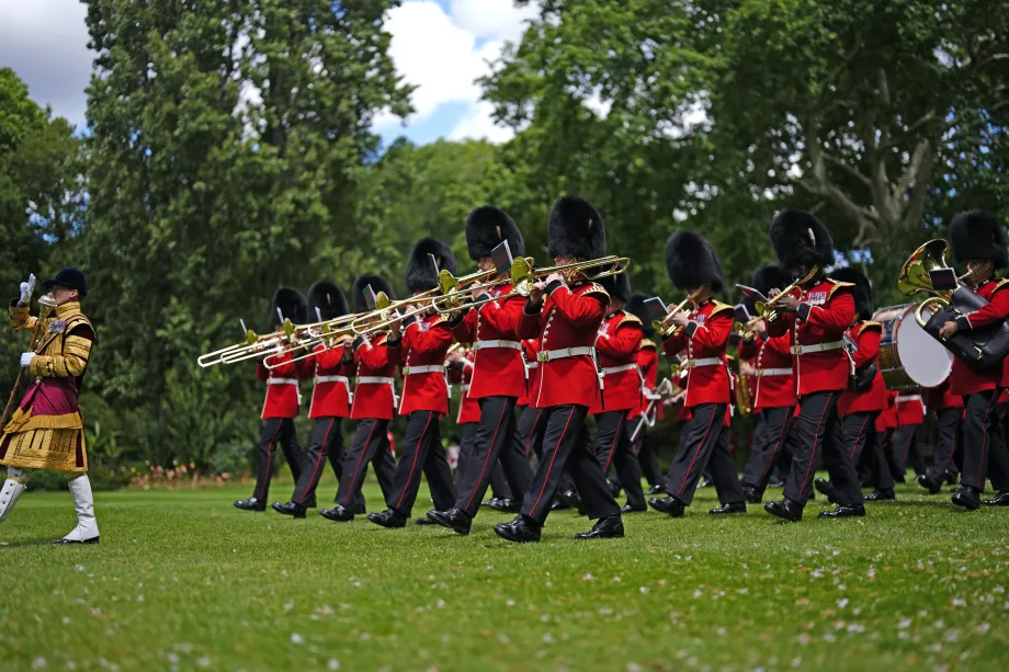 The Grenadier Guards receive New Colours