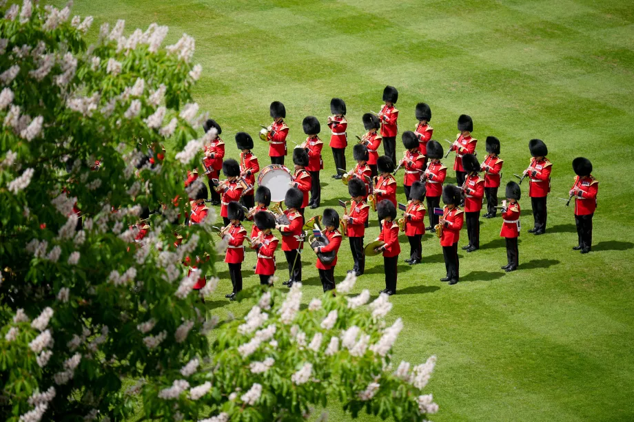 The Grenadier Guards receive New Colours