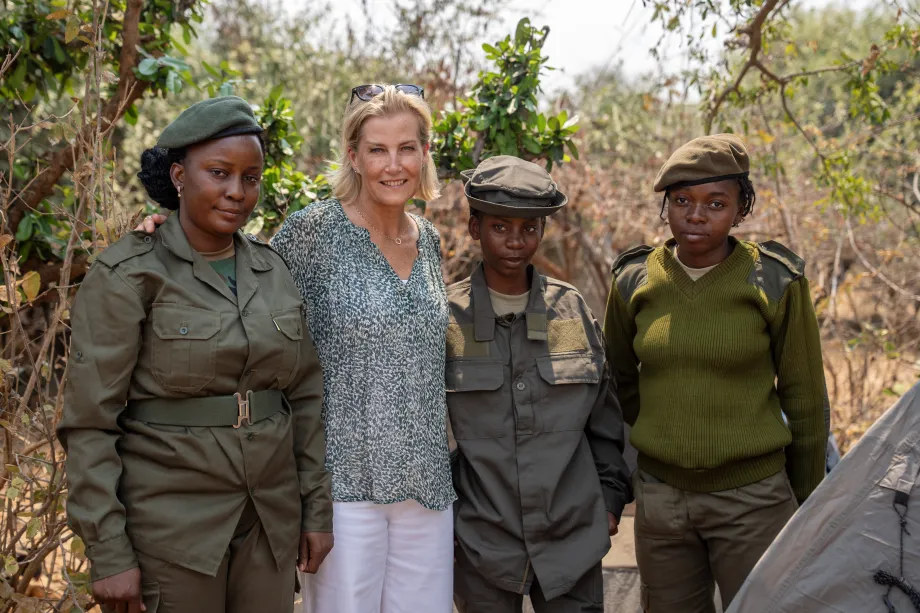 The Duchess of Edinburgh meets patrol women from the Kufusza Rangers Team