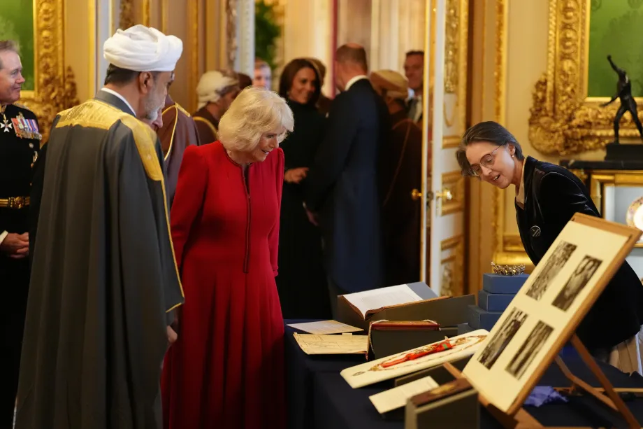 The Queen and the Sultan