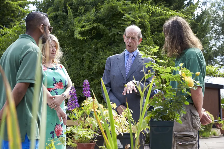 The Duke meets gardeners