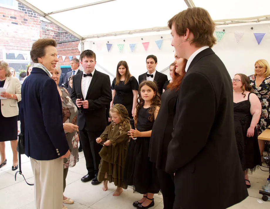 hrh_meeting_members_of_the_ella_performance_group