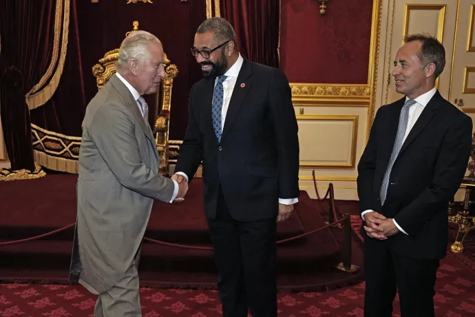 The King welcomes guests to a reception to mark the Ukraine Recovery Conference
