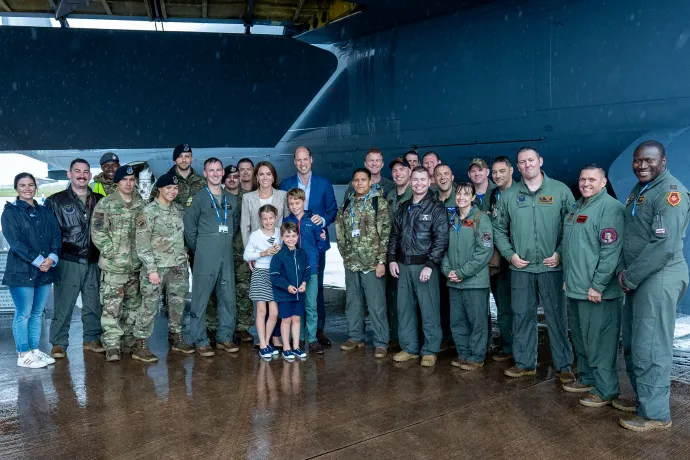 Prince and Princess of Wales, Prince George, Princess Charlotte and Prince Louis pose for a group shot with members of the United States Air Force at the Royal International Air Tattoo